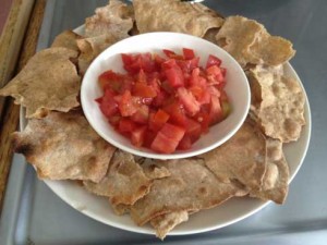 homemade tortilla chips whole wheat tomatoes chip dip 300x225 homemade tortilla chips whole wheat tomatoes chip dip